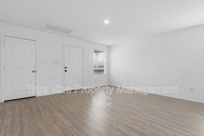 Building Photo - 7119 Satellite Wy