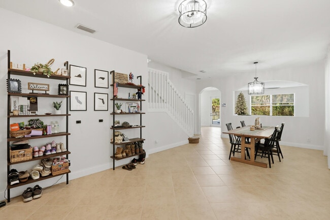 Building Photo - 1085 Center Stone Ln