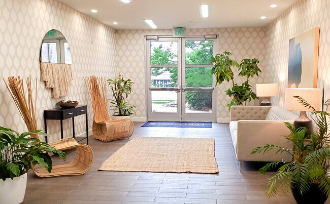 Lobby - 3401 Arapahoe Ave