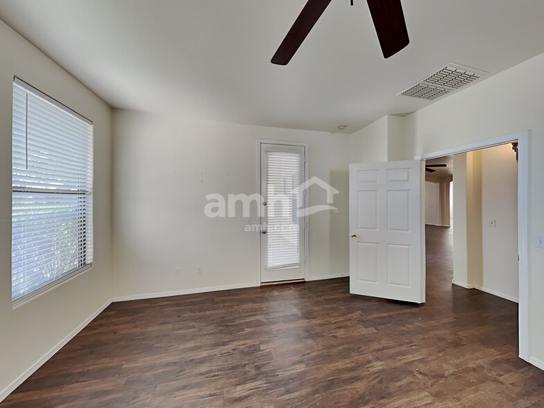 Building Photo - 2363 E Omega Dr