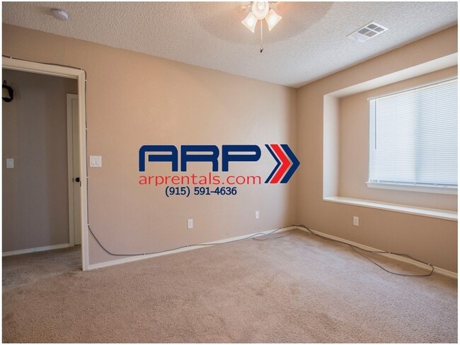 Building Photo - Beautiful Eastside Home