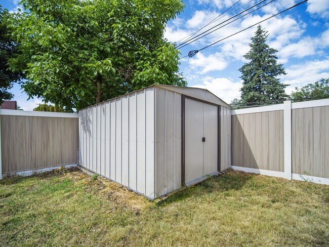 Building Photo - Updated Spokane Rental Home with 4 Bedrooms & Private Yard