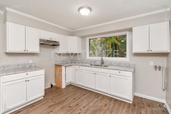 Building Photo - HALF-DEPOSIT SPECIAL! Updated 2 Bed/1 Bath Home in Mobile!