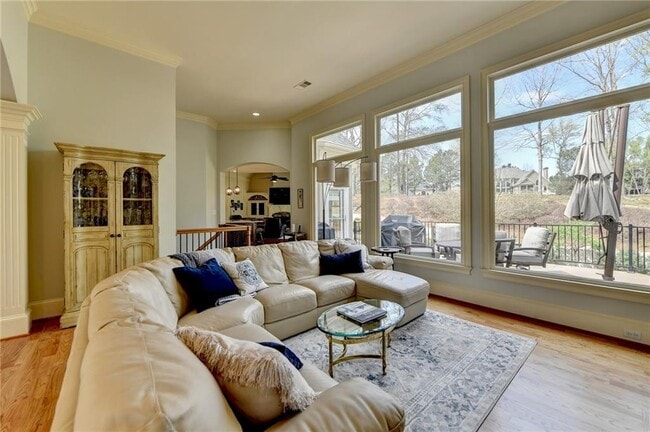 Building Photo - 6745 Laurel Oak Dr