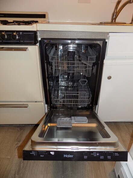 Dishwasher - 26 Commonwealth Ter