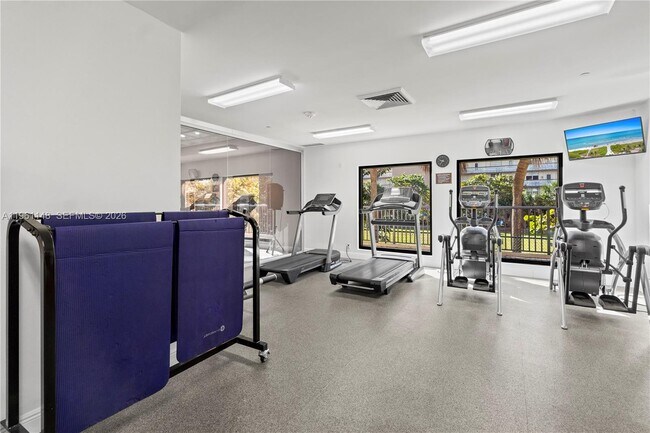 Building Photo - 1920 S Ocean Dr