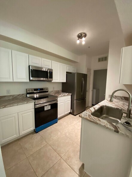 Building Photo - 8539 Gate Pkwy W