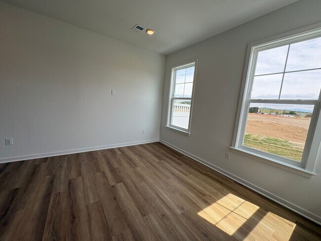 Building Photo - Brand New Construction in the Glen at Cooks Creek