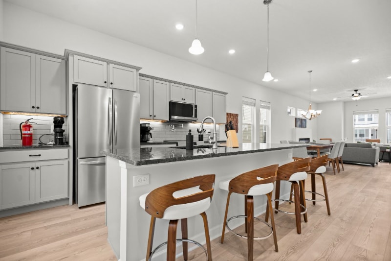 Building Photo - 2273 E 100th St