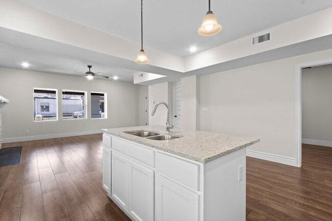 Building Photo - Be the First to Live in This Fully Renovat...