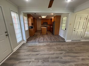 Building Photo - 9834 Cal Rd