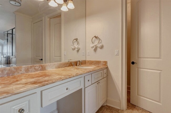 Building Photo - 5410 Valerie St