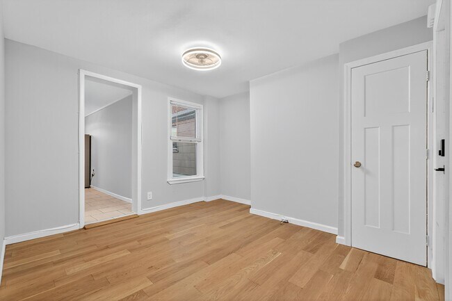 Building Photo - 98 Clendenny Ave