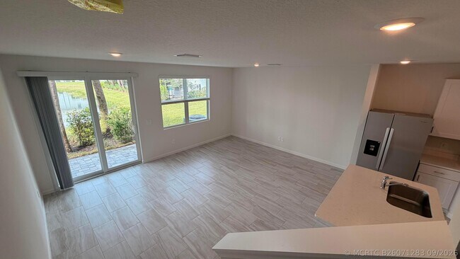 Building Photo - 651 Salisbury Cir