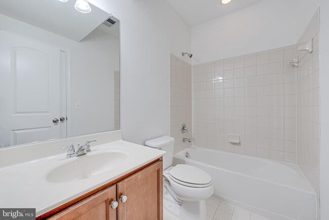 Building Photo - 15000 Gossom Manor Pl