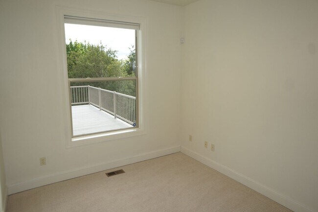 Building Photo - Exquisite NW Portland 4 bedroom with panoramic views