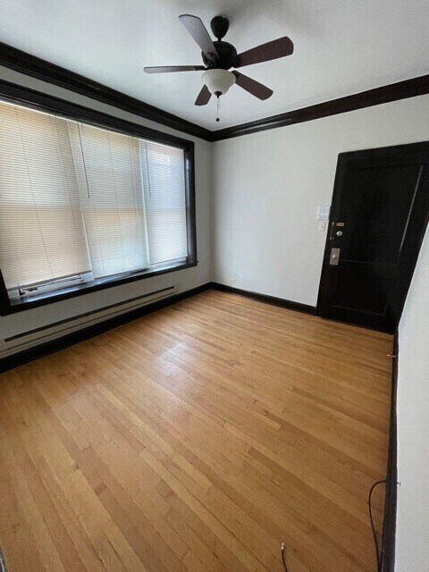 Building Photo - 3036 N Ashland Ave