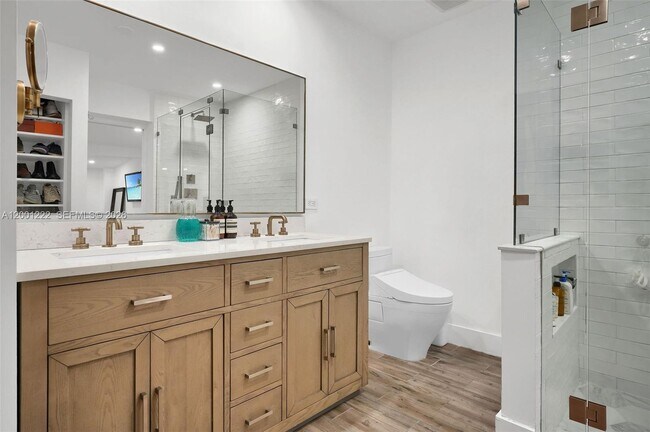 Building Photo - 2311 SW 9th Ave