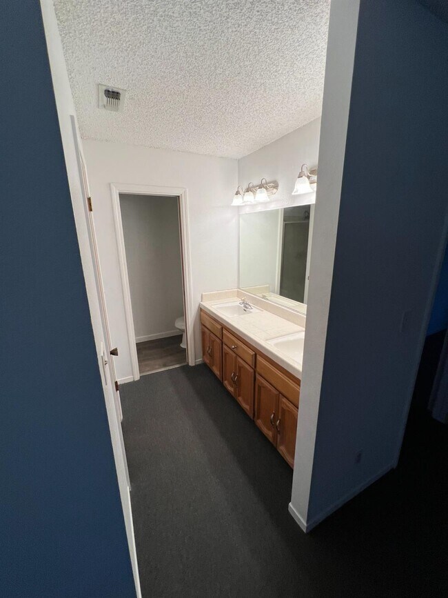 Building Photo - 17495 Melba Dr E