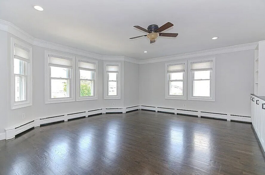 Building Photo - 237 Trenton St
