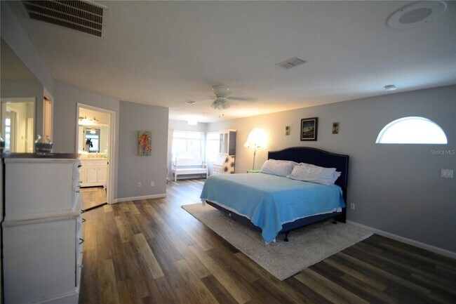 Building Photo - 7094 N Ocean Shore Blvd