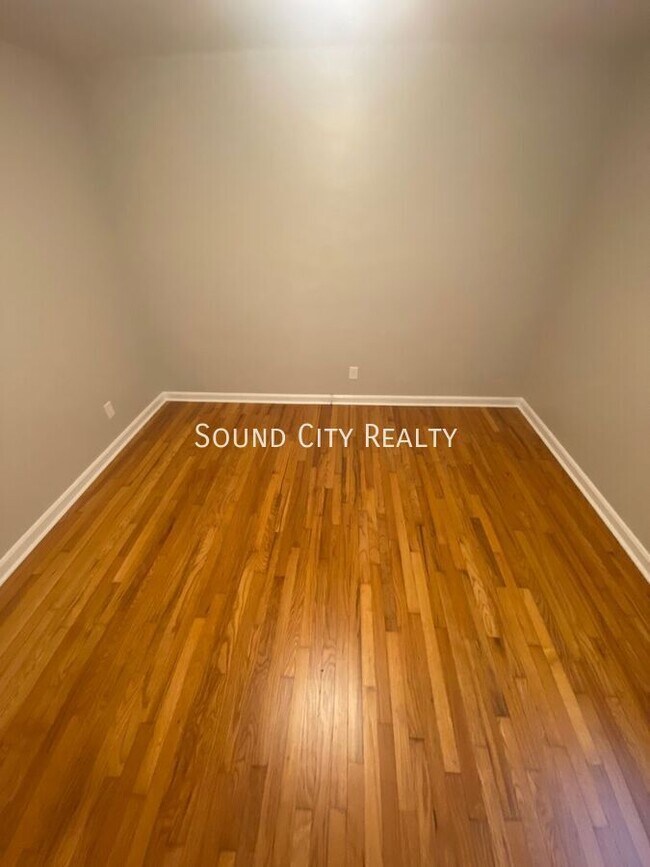 Building Photo - 265 Sunrise Ave