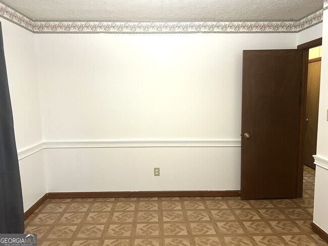 Building Photo - 40 Wagon Wheel Dr