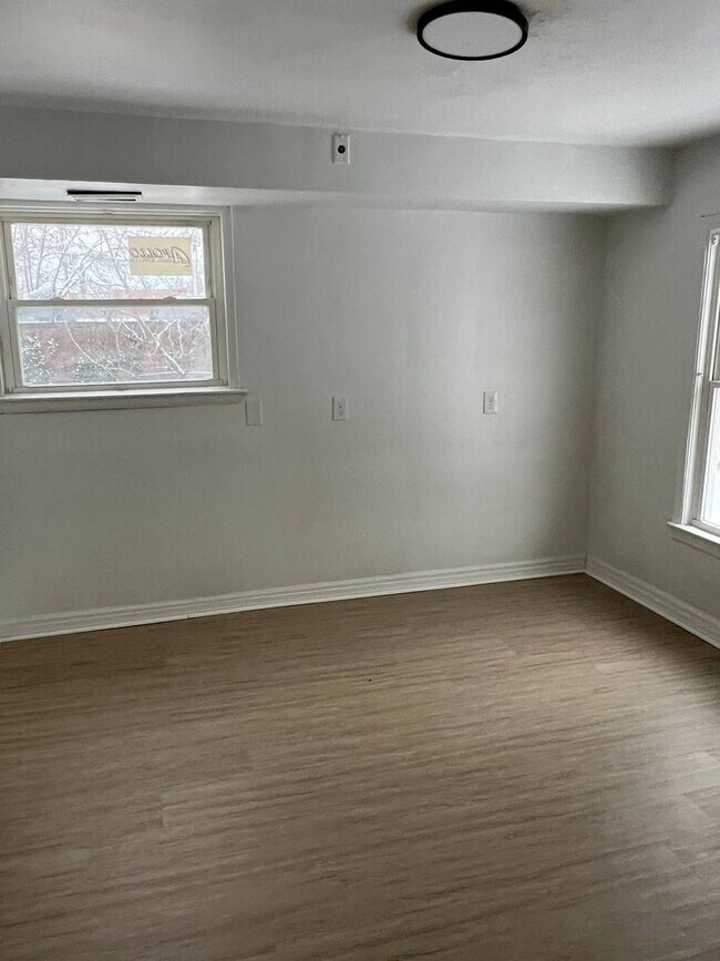 Building Photo - 853 E 155th St