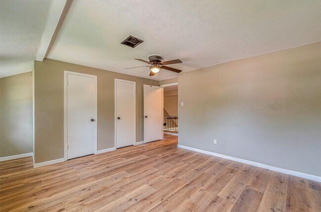 Building Photo - 10902 Sagevale Ln