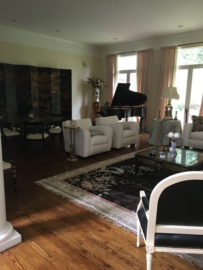 Building Photo - 6627 Crest Top Dr