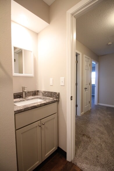 Building Photo - 4926 Madison Ave