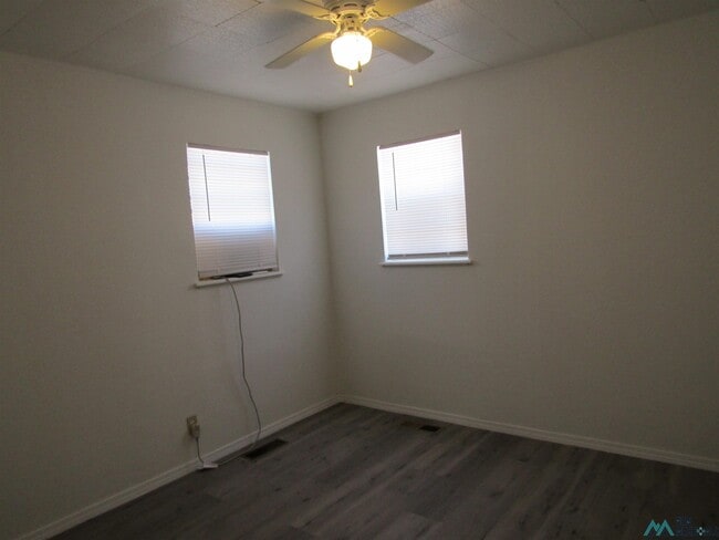 Building Photo - 3710 W Grand Ave