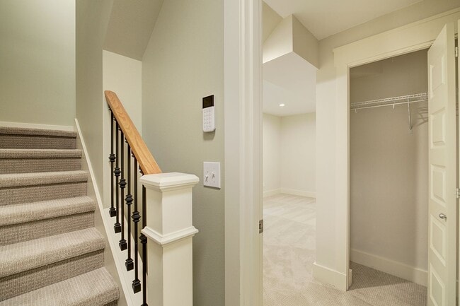 Building Photo - 3Bd/3.25Ba Kirkland Townhome