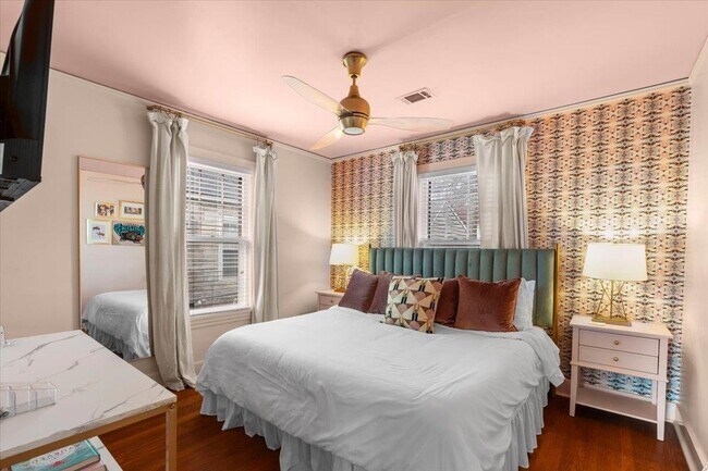 Building Photo - 1790 Lyndale Ave