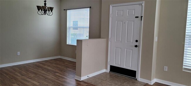 Building Photo - 817 Ashentree Dr