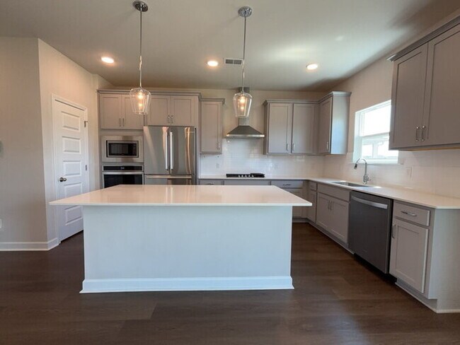 Building Photo - 445 Navona Dr