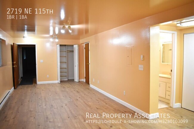 Building Photo - Spacious Apartment in Lake City