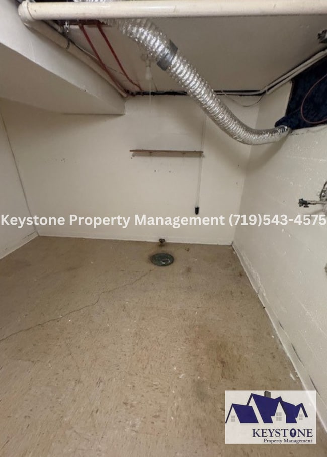Building Photo - Remodeled 3 Bedroom/1 Bathroom House $1350...