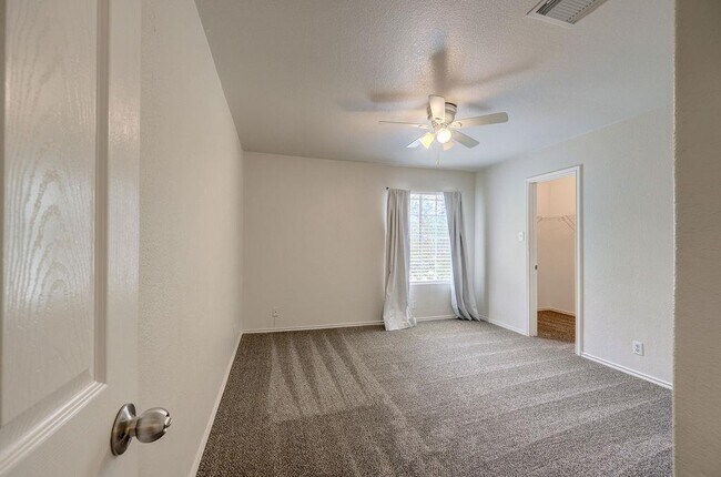 Building Photo - 16608 Shipshaw River Dr