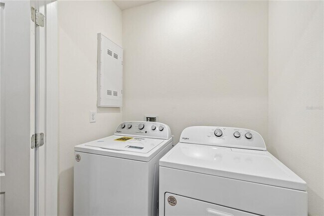 Building Photo - 1264 Draintree St