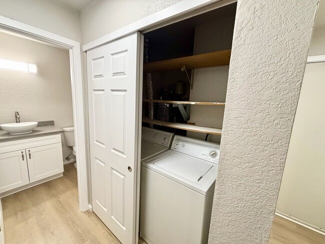 Building Photo - Newly remodeled 1 bed 1 bath at Habitat co...