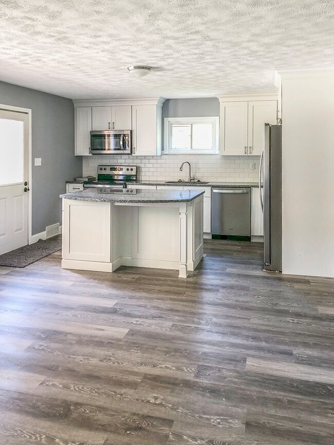 Building Photo - 675 N Overlook Dr