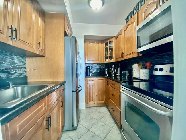 Building Photo - 2841 NE 163rd St