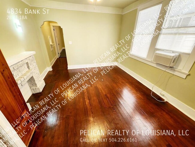 Building Photo - 4834 Banks St
