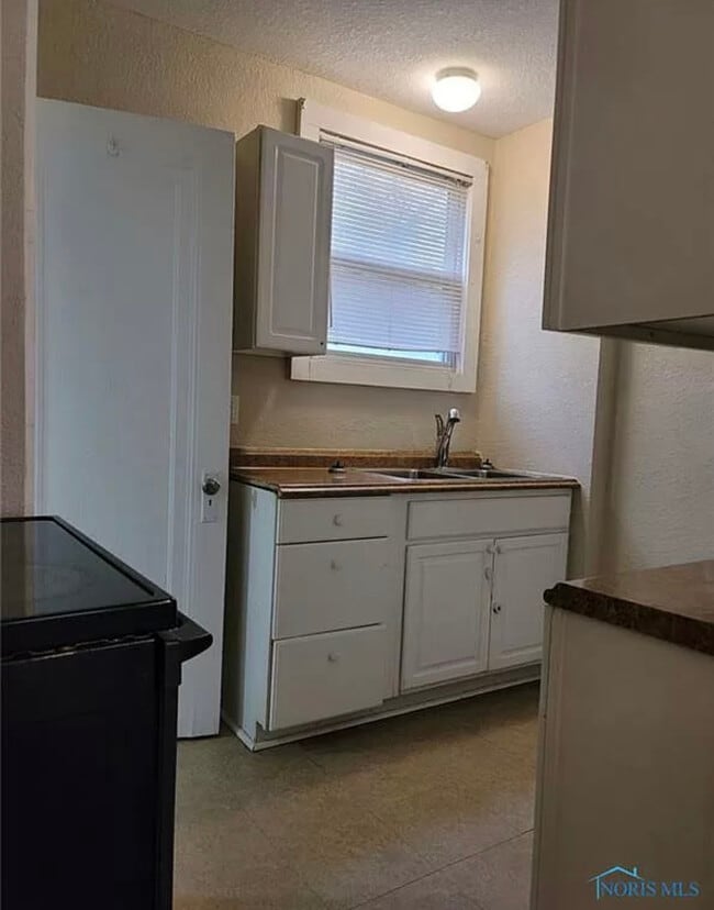 Building Photo - 123 Central Ave