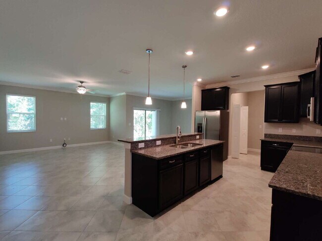 Building Photo - 23244 Willow Glen Way