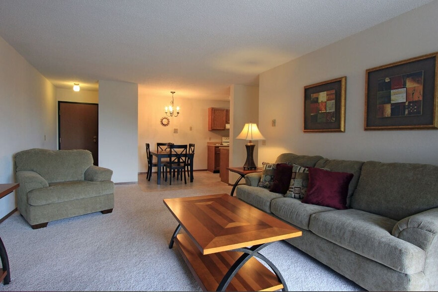 Primary Photo - Meadow Wood