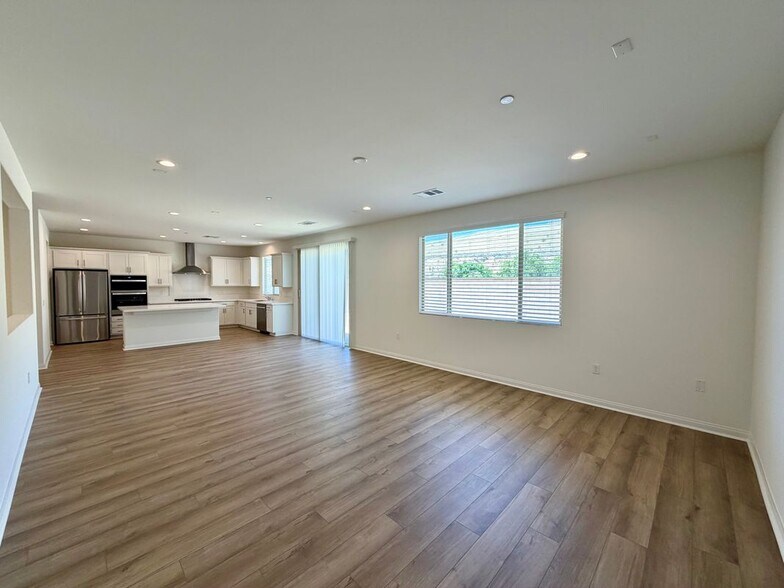 Building Photo - 21624 Thomas Ct