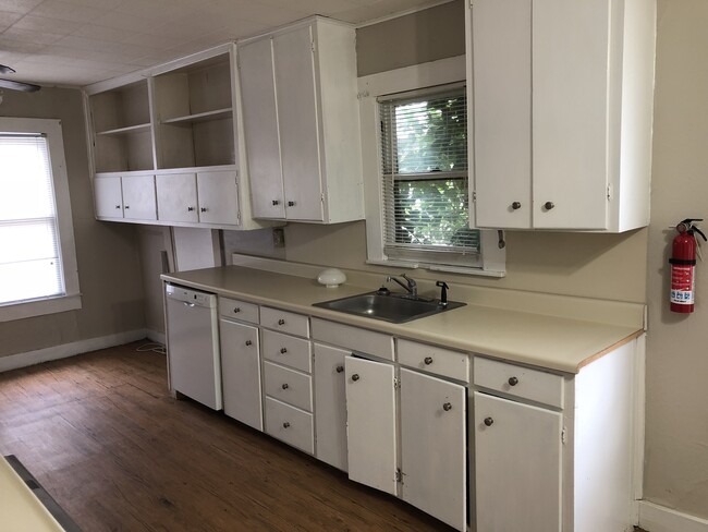 Always nice to have a window above the kitchen sink! - 1615 Kenwood