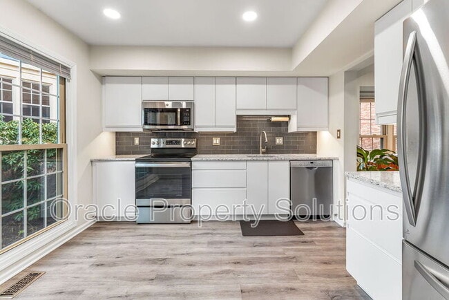 Building Photo - 5461 Grove Ridge Way